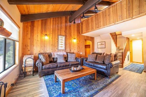 #460 - Pet-friendly Remodeled Condo - Pool, Spa & Game Room