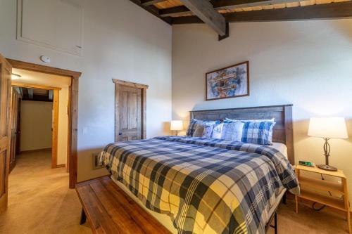 #527 Spacious Condo With Stunning Views