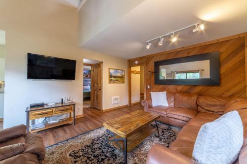 #527 Spacious Condo With Stunning Views
