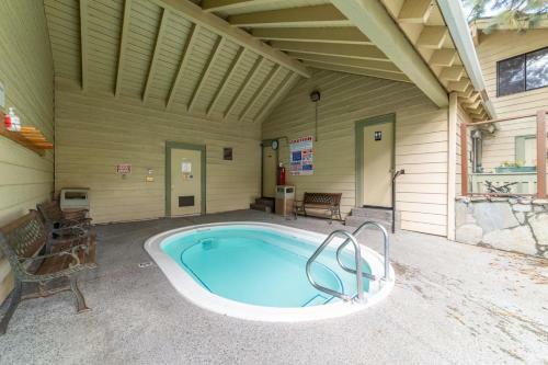 #527 Spacious Condo With Stunning Views