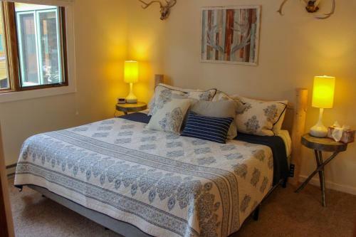 #418 - Bright, Modern, Comfy, And Great Location