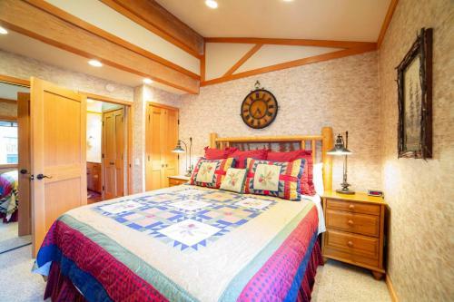 #450 - Pet Friendly, Walk To Eagle Lodge