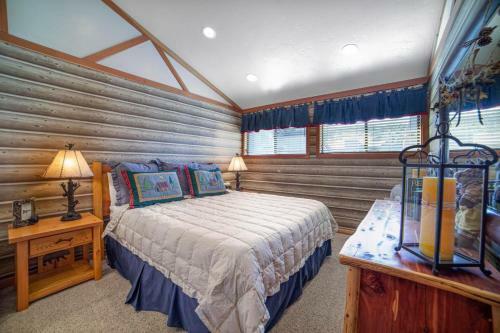 #450 - Pet Friendly, Walk To Eagle Lodge