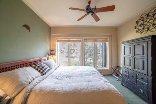#459 - Large 2 Bed, 2 Bath Walking Distance To Lifts