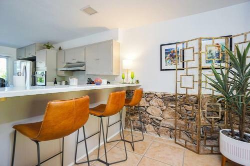 Mid-century Modern Desert Escape