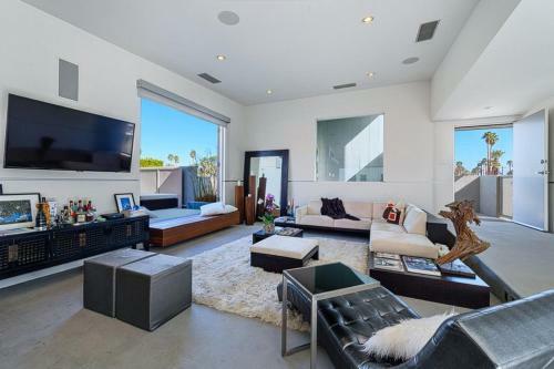 South Joshua Tree Palace