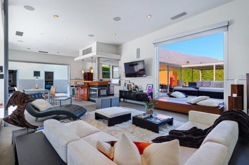 South Joshua Tree Palace