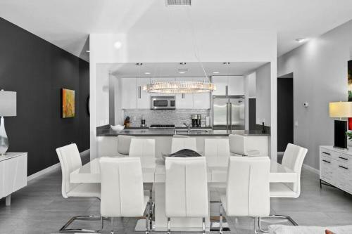 Spectacular Home In The Morrison W/ Private Pool