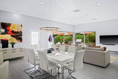 Spectacular Home In The Morrison W/ Private Pool