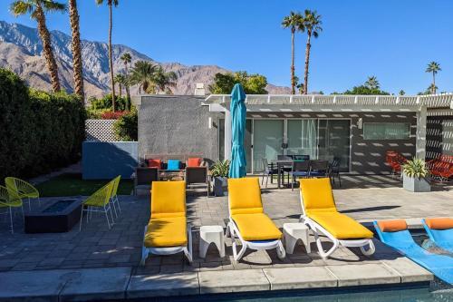 Modern Paradise Escape