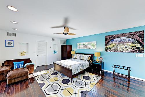 Modern Paradise Escape