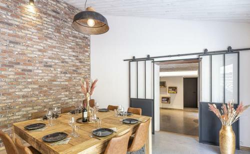 Le G�te Des Platanes