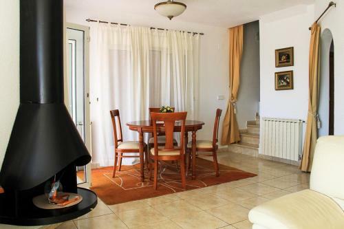 Fabulous 3-bed House 8kms From Javea