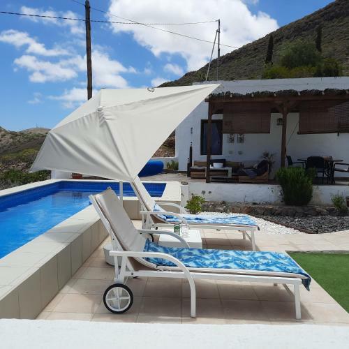 Casa H�ctor, Piscina Salada Y Climatizada