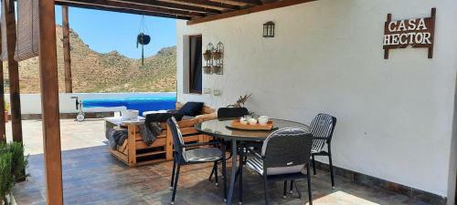 Casa H�ctor, Piscina Salada Y Climatizada