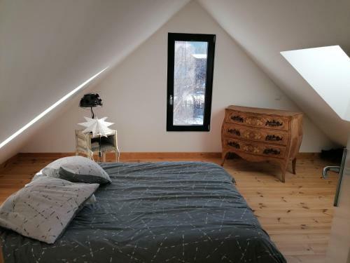 Maison Dans Parc Cl�tur�