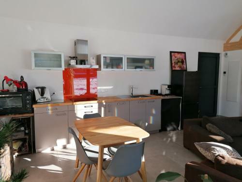 Maison Dans Parc Cl�tur�