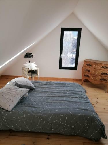Maison Dans Parc Cl�tur�