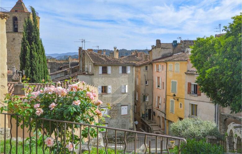 Amazing Apartment In Barjols With 1 Bedrooms