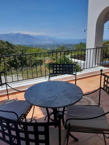 Villa Anemos - Beautiful 4 Bed Villa With Pool