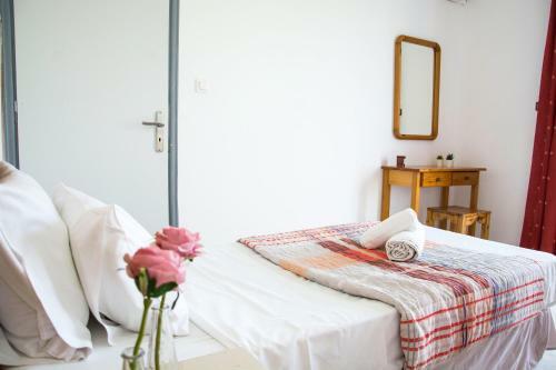 Hostal Kokkinia Gardens
