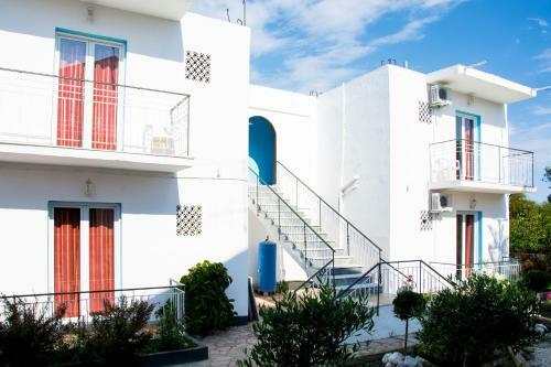 Hostal Kokkinia Gardens