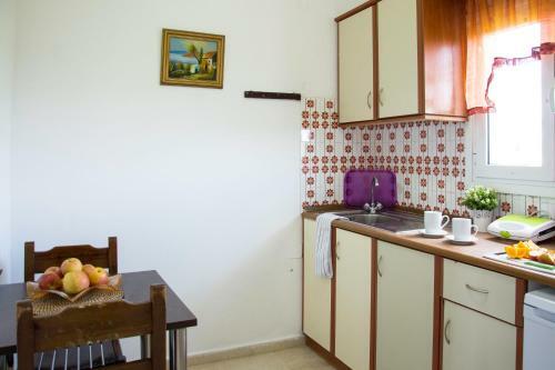 Hostal Kokkinia Gardens
