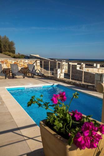 Vagioni Seaside Villa