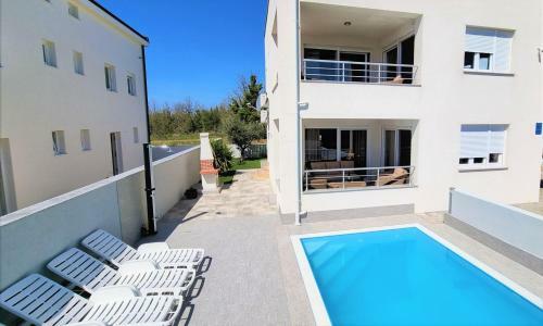 Luxury Apartments With Pool