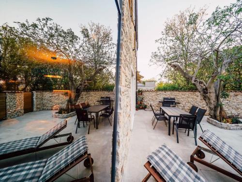 Villa Begonia With Swimming Pool, Privlaka Zadar