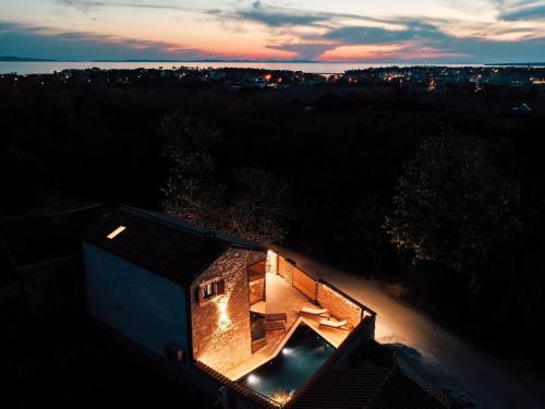 Villa Begonia With Swimming Pool, Privlaka Zadar