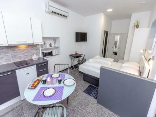 Hotel Gloria Cream Apartments