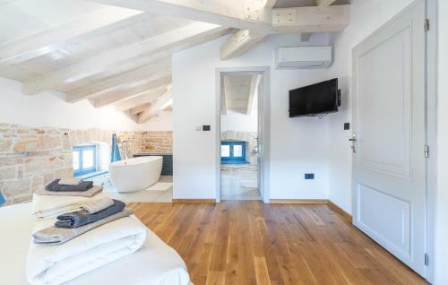 Villa Pi With Heated Pool