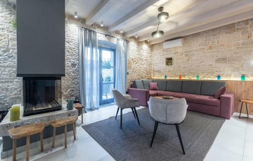 Villa Pi With Heated Pool
