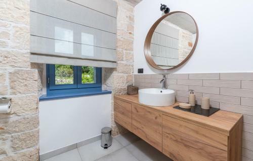 Villa Pi With Heated Pool