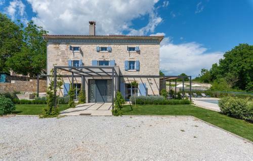 Villa Pi With Heated Pool