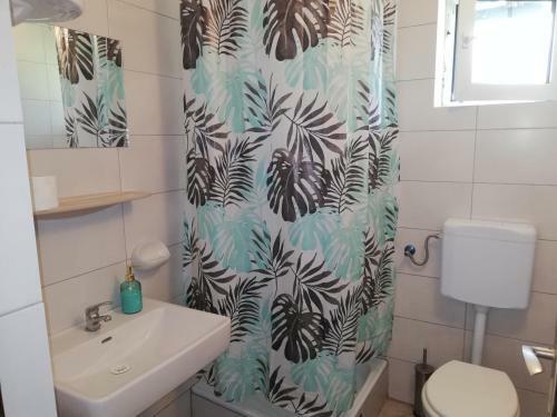Hostal Sobe Zimmer Rooms Nika