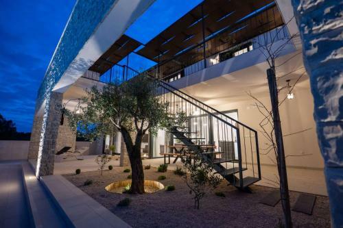Beautiful Villa Carevica