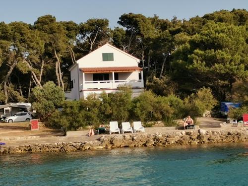 Apartment 2 Near The Sea