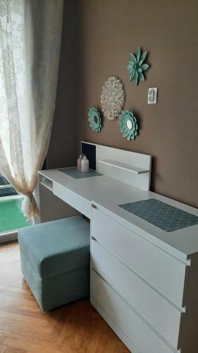 Nyaral� Medenc�vel, Borospinc�vel