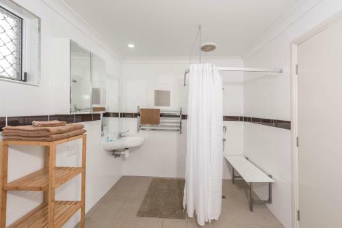 Moore Park Beach Motel
