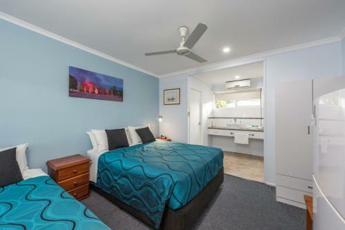 Moore Park Beach Motel