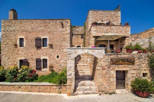 Aparthotel Samonas Traditional Settlement