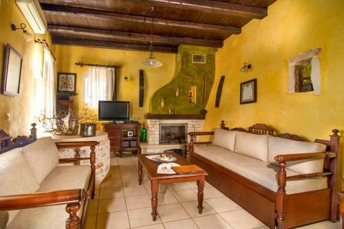 Aparthotel Samonas Traditional Settlement