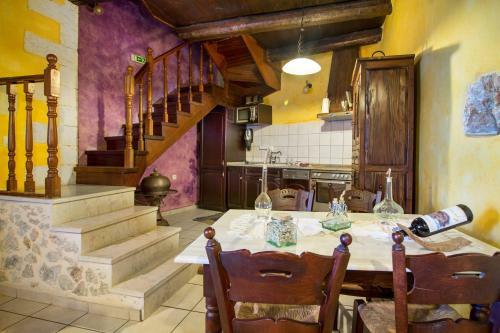 Aparthotel Samonas Traditional Settlement