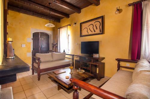 Aparthotel Samonas Traditional Settlement