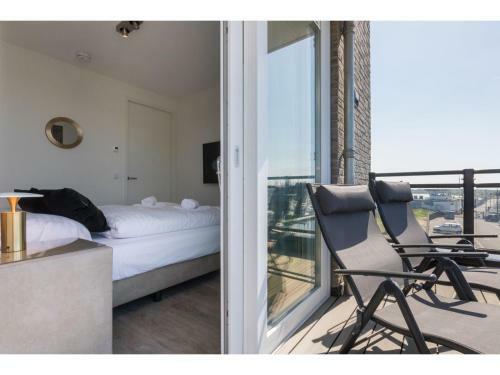 Bright Modern Apartment With Large Balconies, Located Directly On The Marina