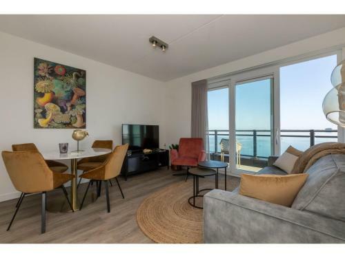 Bright Modern Apartment With Large Balconies, Located Directly On The Marina