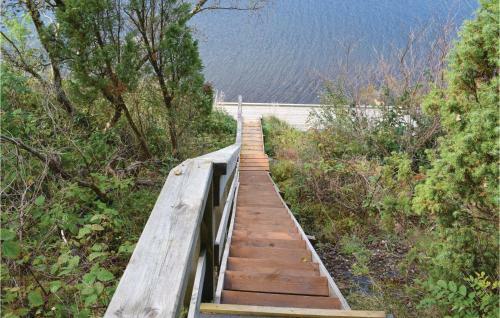 Three-bedroom Holiday Home In Sandvoll