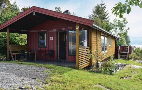 Three-bedroom Holiday Home In Sandvoll